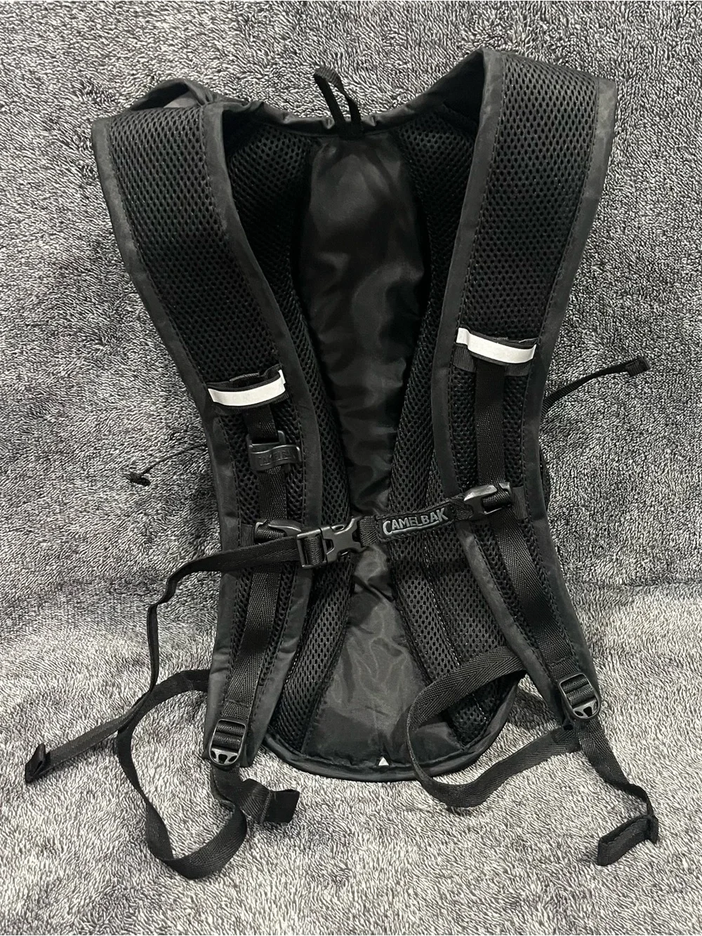 CamelBak Rogue Hydration Pack, Black/Graphite, Water, Hiking